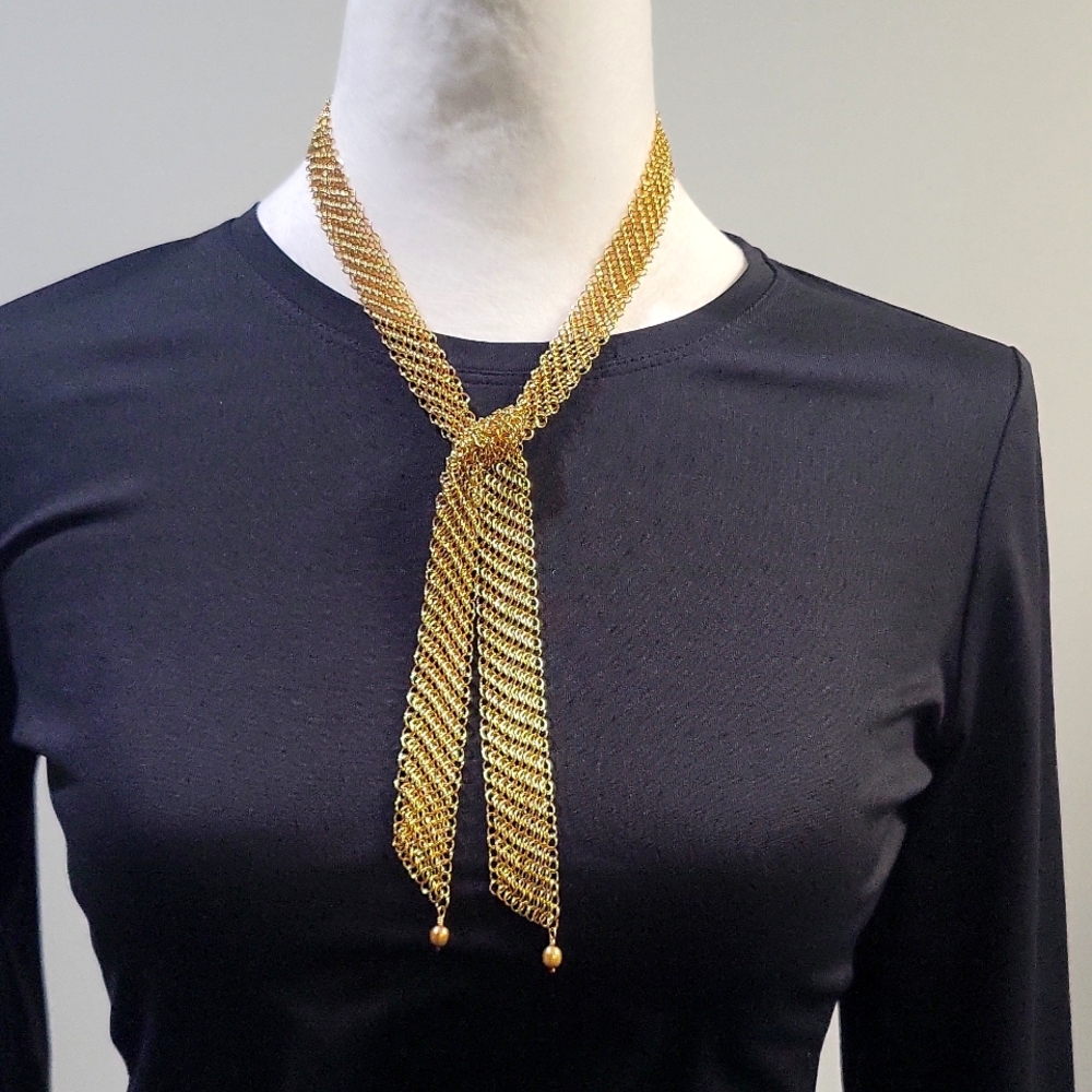 Elegant Gold Chain Necklace